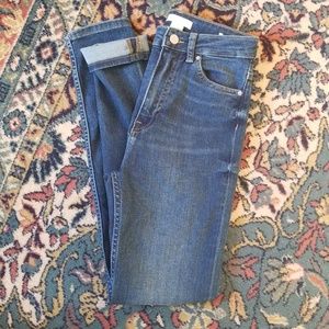 High-Waisted Jeans